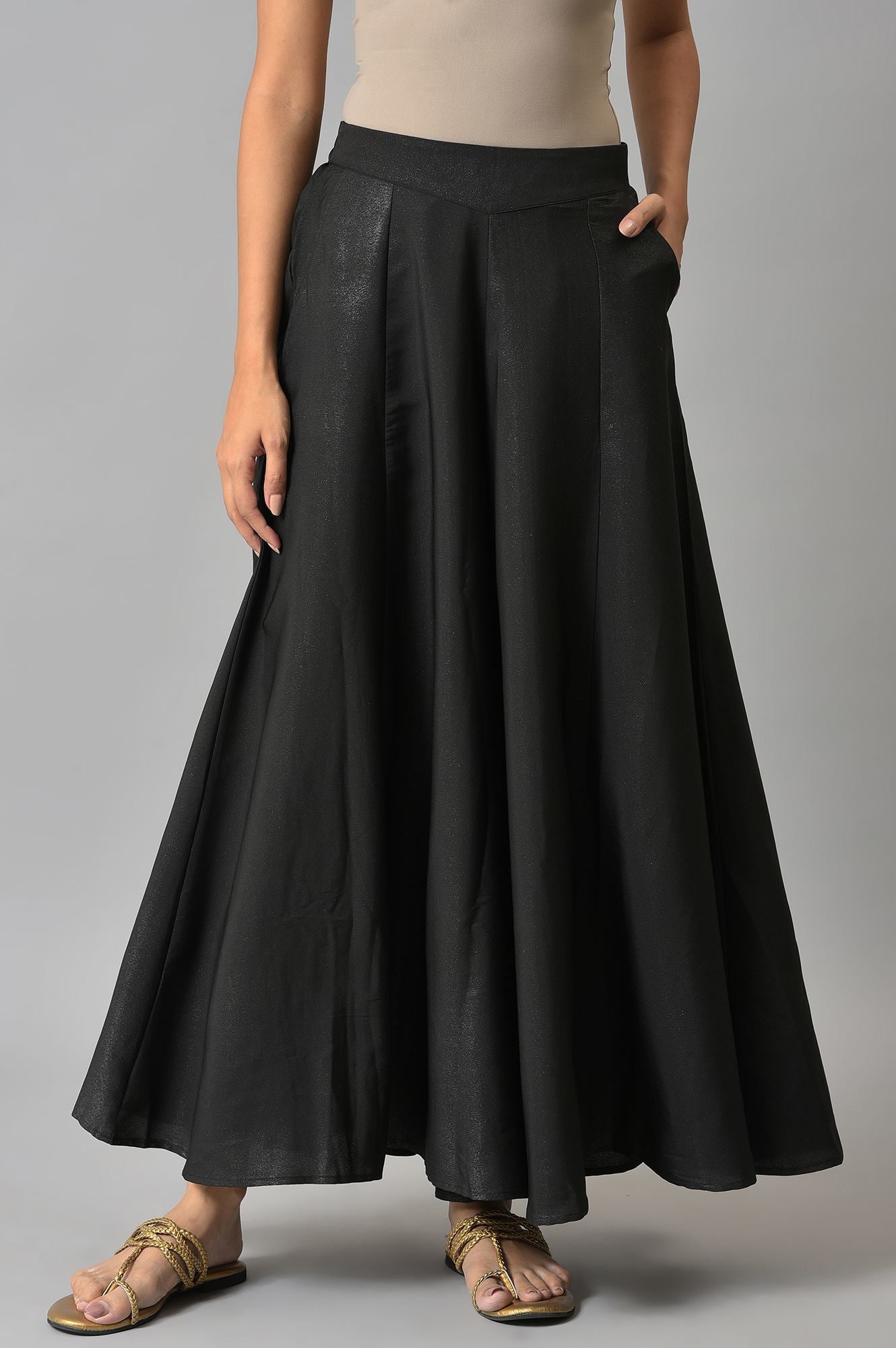 Elleven Women's Black Solid Flared Woven Palazzo With Side Pockets