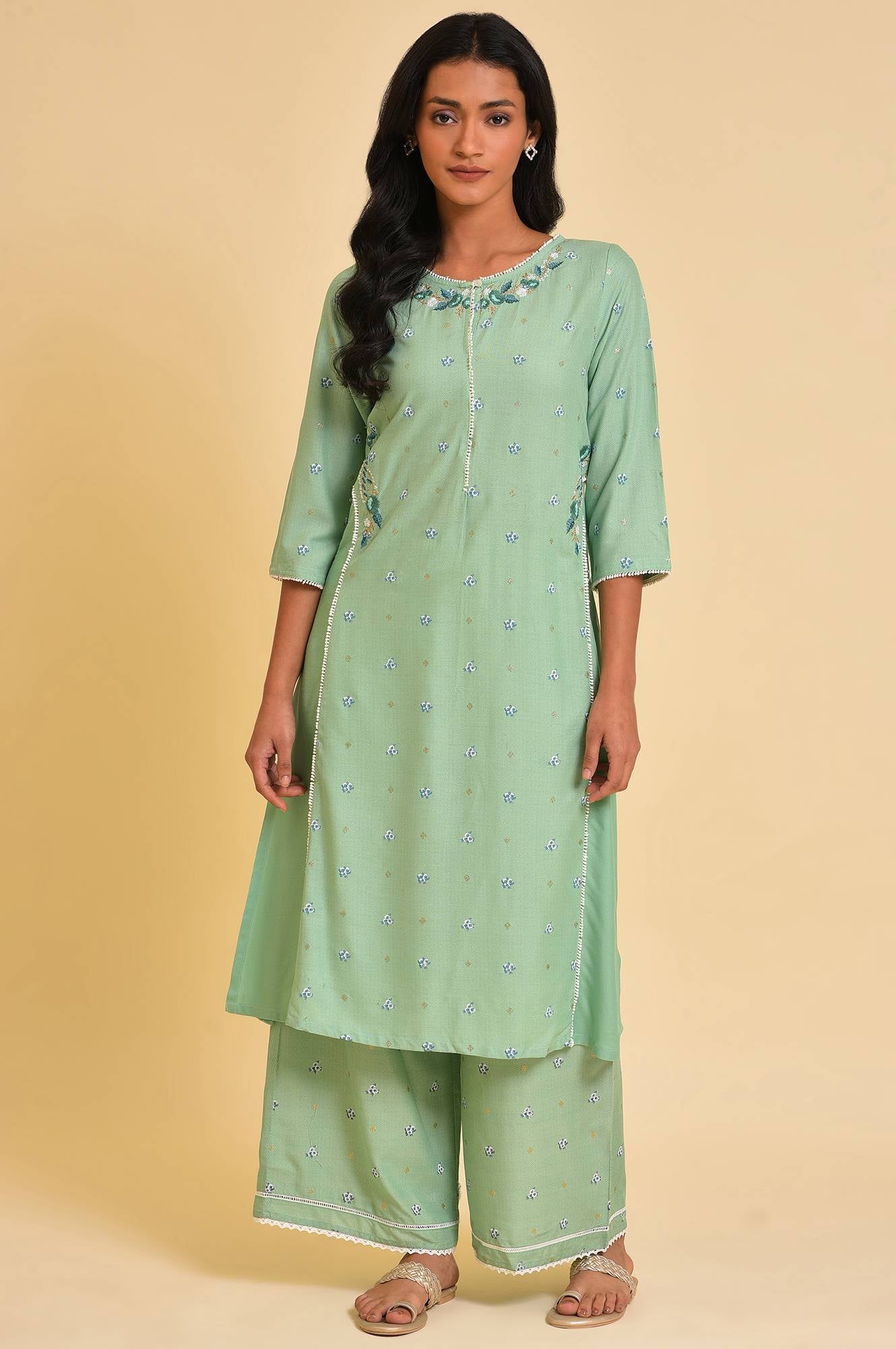 Green Embroidered Straight kurta