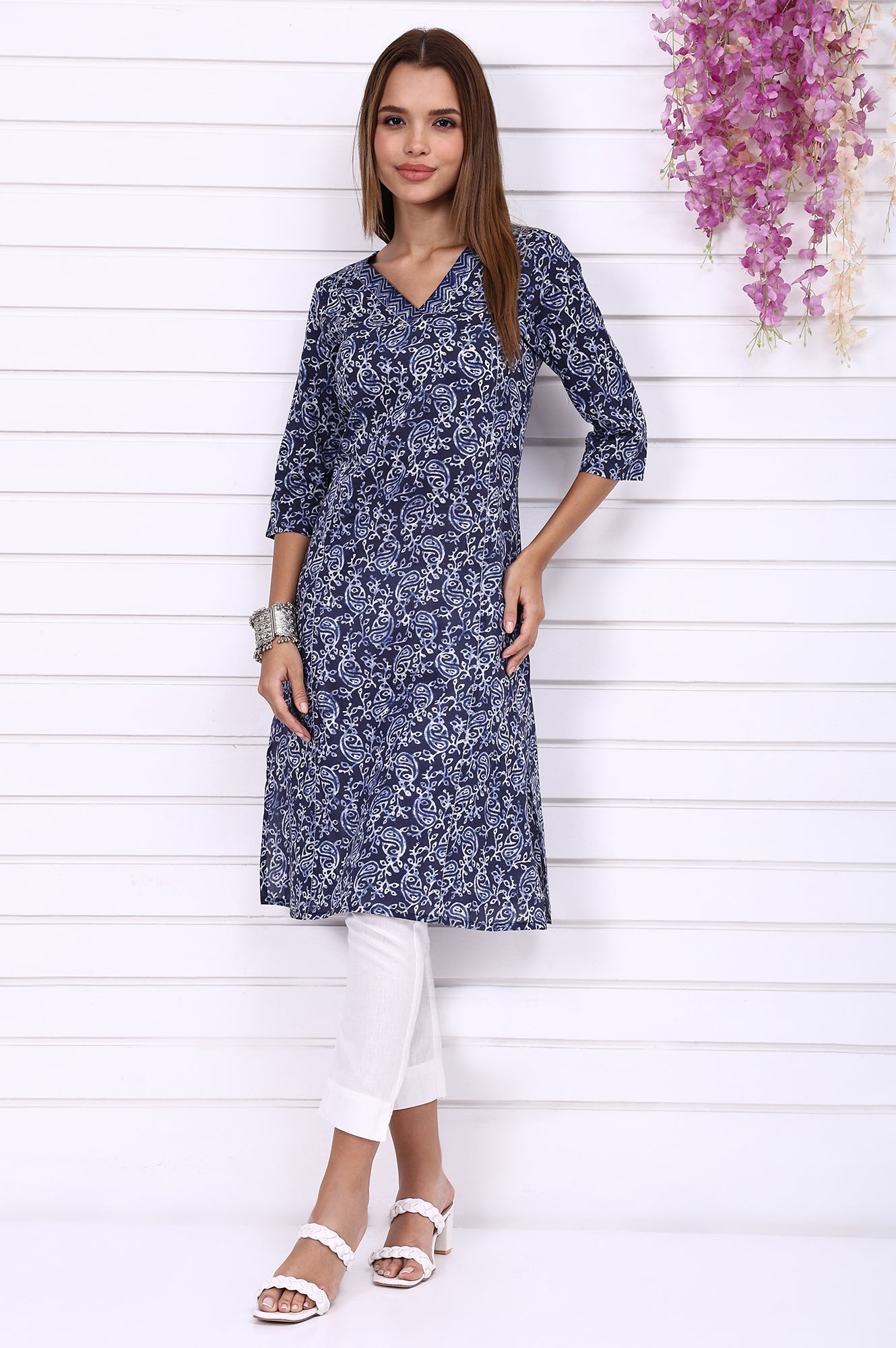 Blue Batik Printed Pure Cotton Straight Casual Kurta