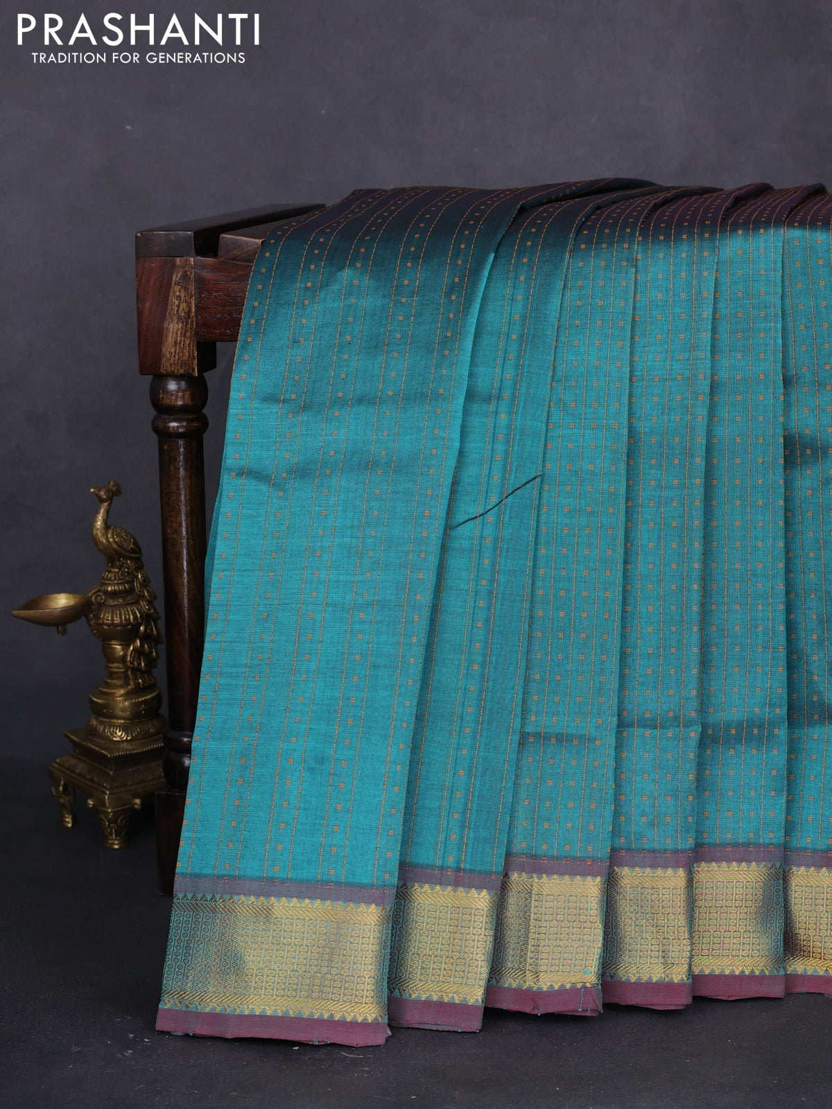 10 yards silk cotton saree peacock green and maroon with allover thread woven lakshadeepam weaves and zari woven border