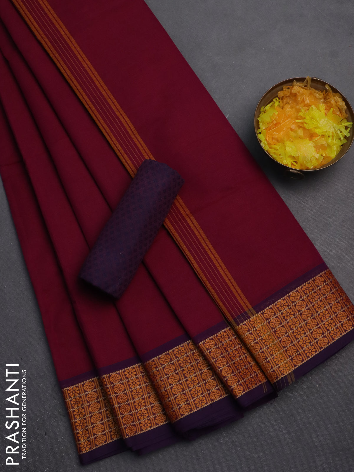 10 Yards chettinad cotton saree dark magenta pink and wine shade with plain body and thread woven border
