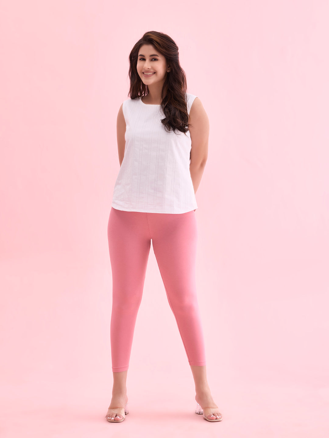 Women Solid Blush Pink Cropped Leggings