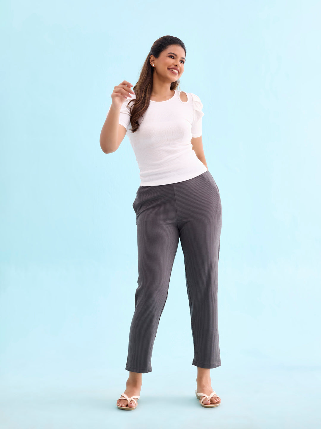 Women Solid Silver Grey Mid Rise Casual Rib Pants