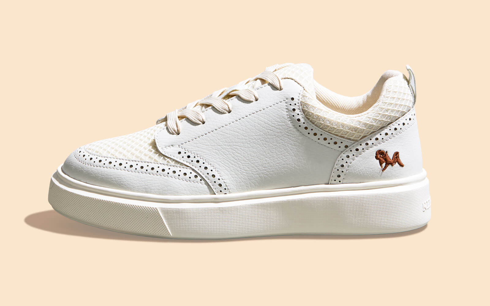 Pure Motion Sneakers : Ivory