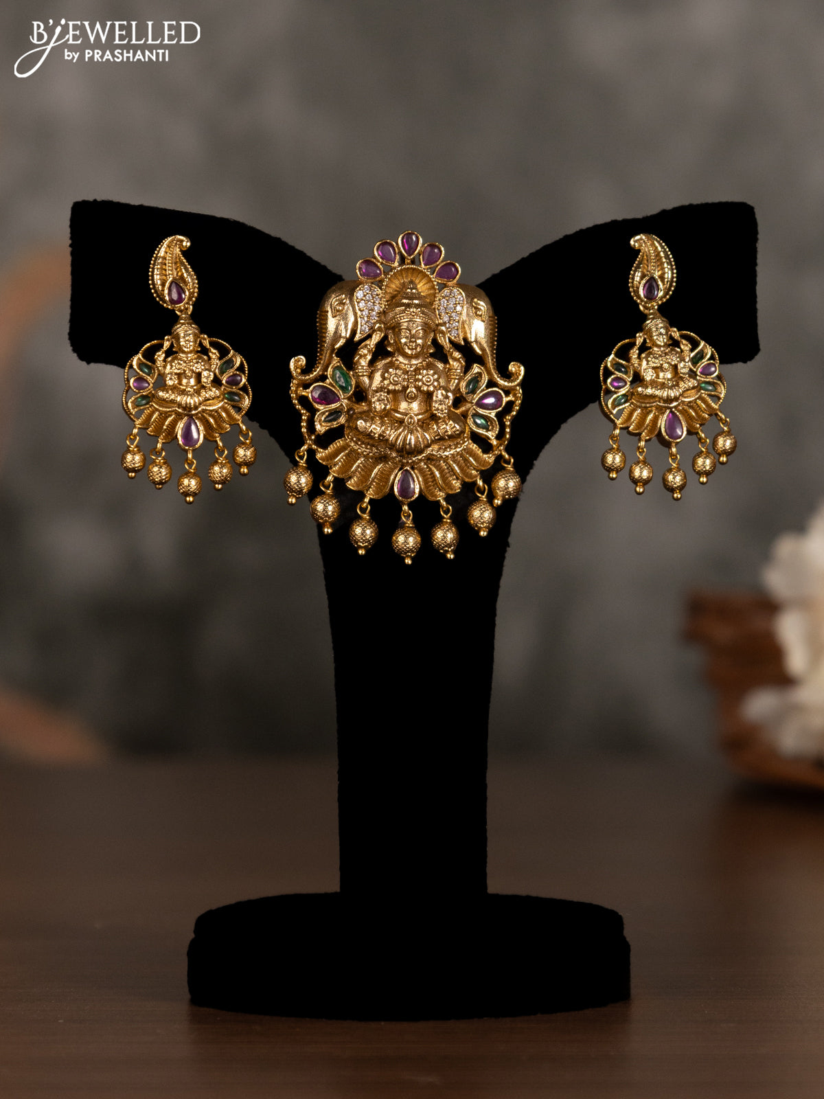 Antique pendant set lakshmi design with kemp & cz stones and golden beads hanging
