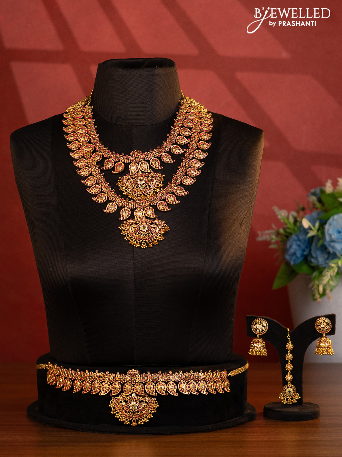 Antique bridal set manga pattern with kemp & cz stones and golden beads hanging