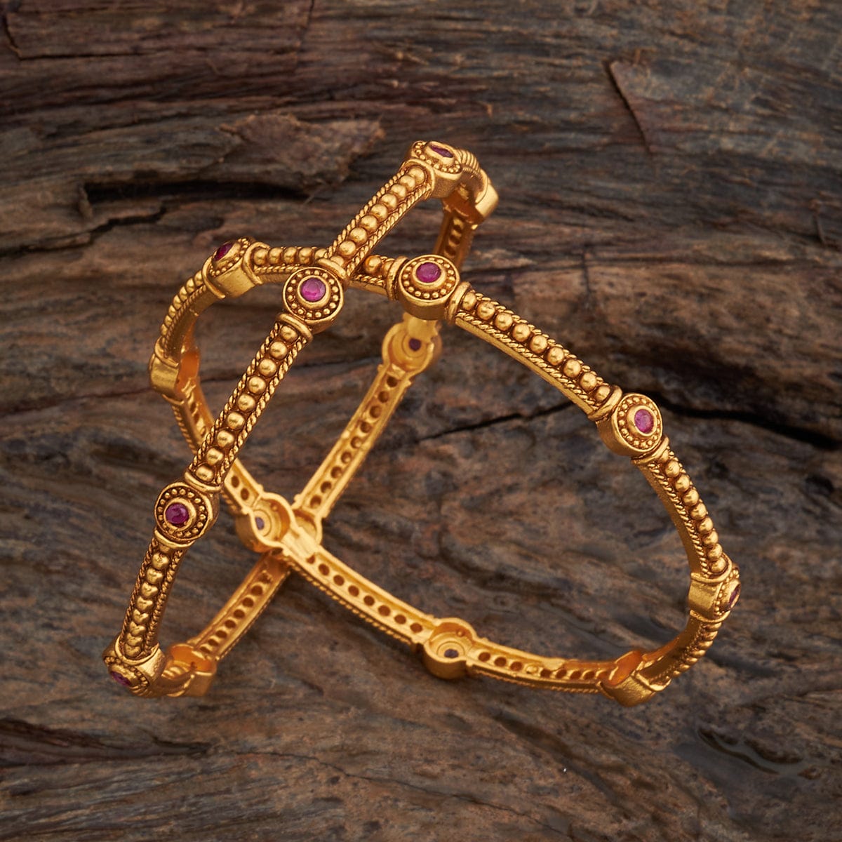 Antique Bangle 165535