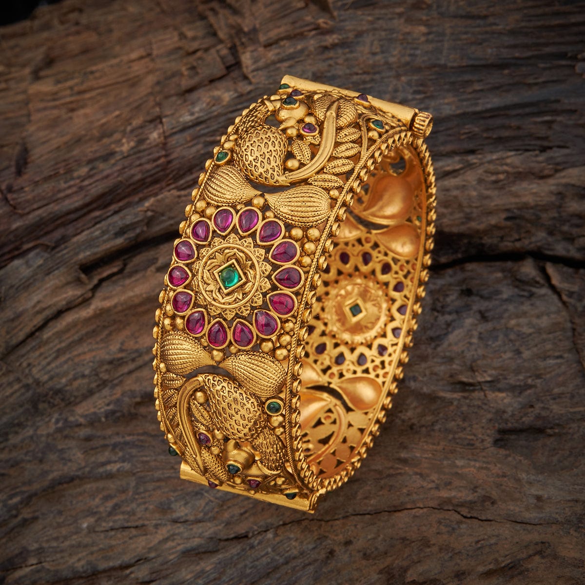 Antique Bangle 152623