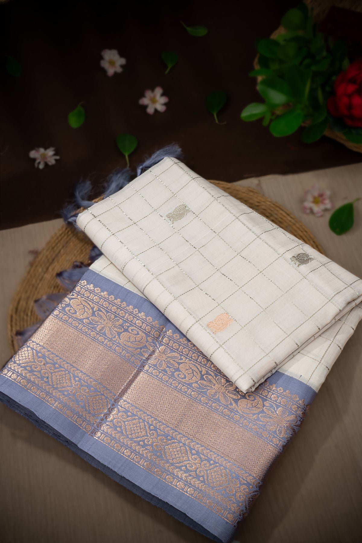 Mandir Off White & Slate Grey Kuppadam Checks And Buttis Saree